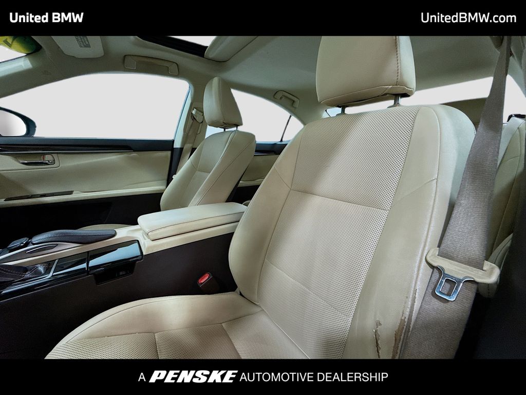 Thumbnail: 2016 Lexus ES - 5