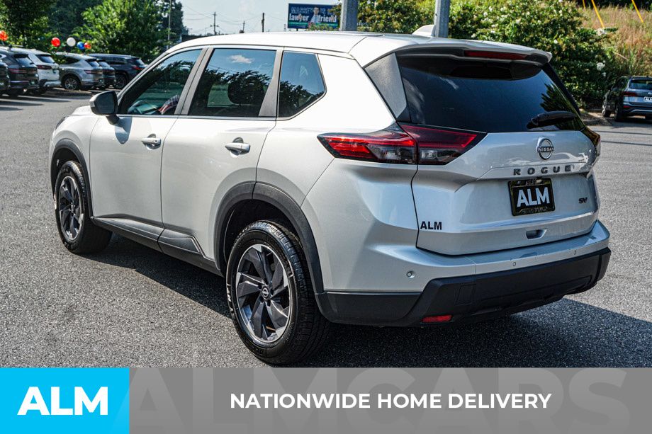 Used 2024 Silver Nissan SV image 4