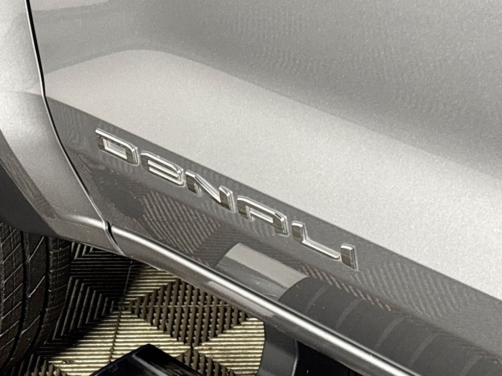 2023 GMC Canyon Denali