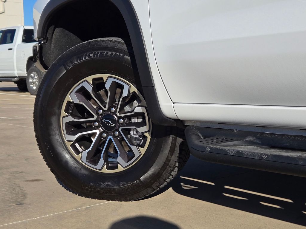 2025 Chevrolet Silverado 1500 ZR2 - Photo 32