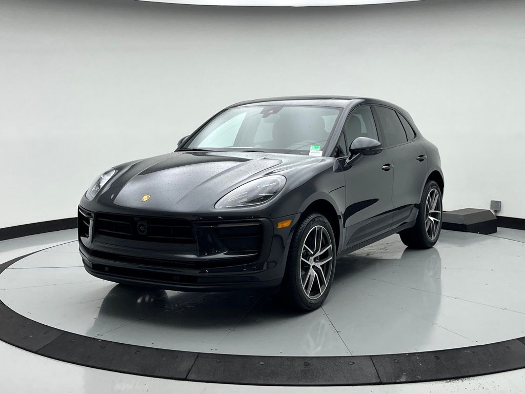 Thumbnail: 2025 Porsche Macan - 1
