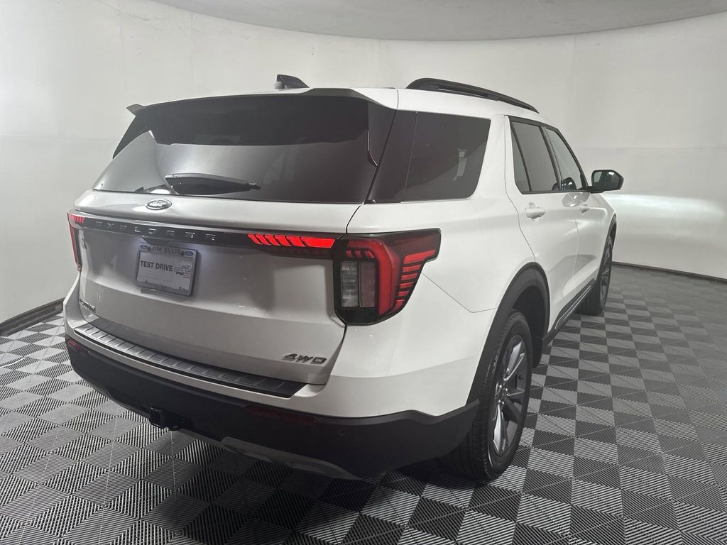 2025 Ford Explorer Active 7