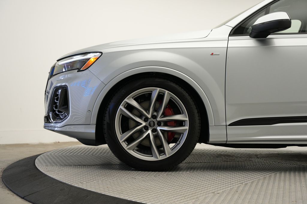 Thumbnail: 2026 Audi Q7 - 2