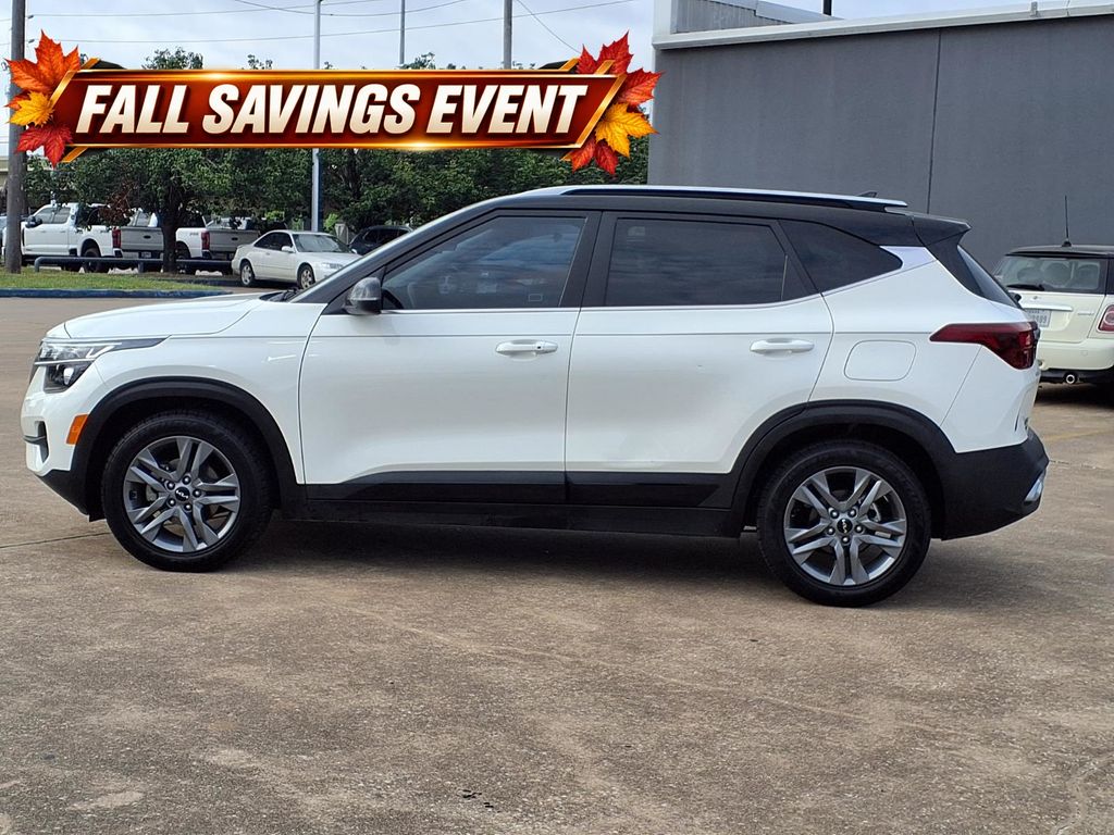 2023 Kia Seltos S White at DeMontrond Auto Country