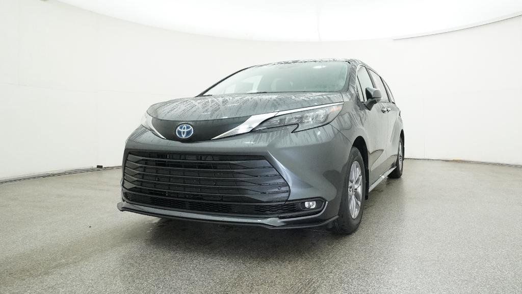 Thumbnail: 2025 Toyota Sienna - 18