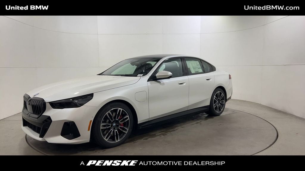 Thumbnail: 2026 BMW 5 Series - 4