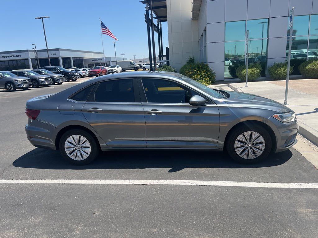 Thumbnail: 2020 Volkswagen Jetta - 4