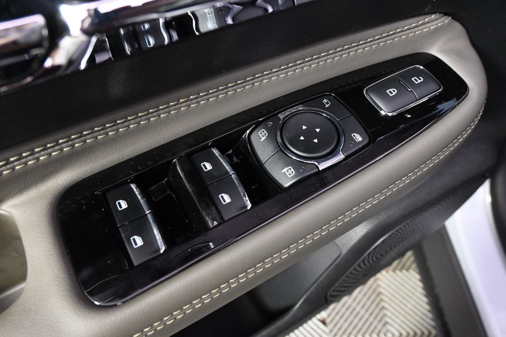 New 2026 White Lincoln Premiere image 23