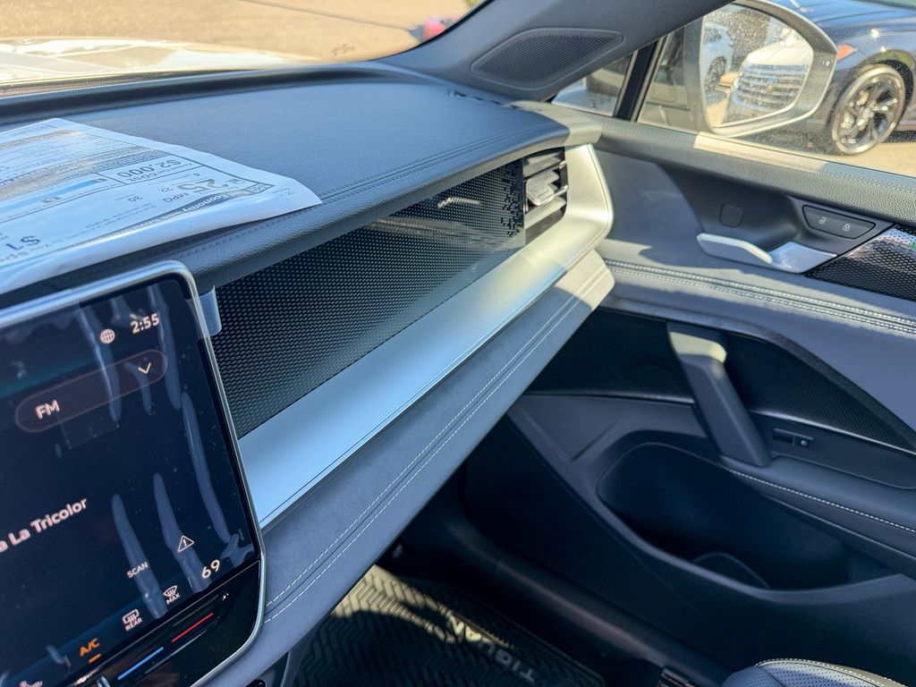 New 2026  Volkswagen 2.0T SE R-Line Black image 21