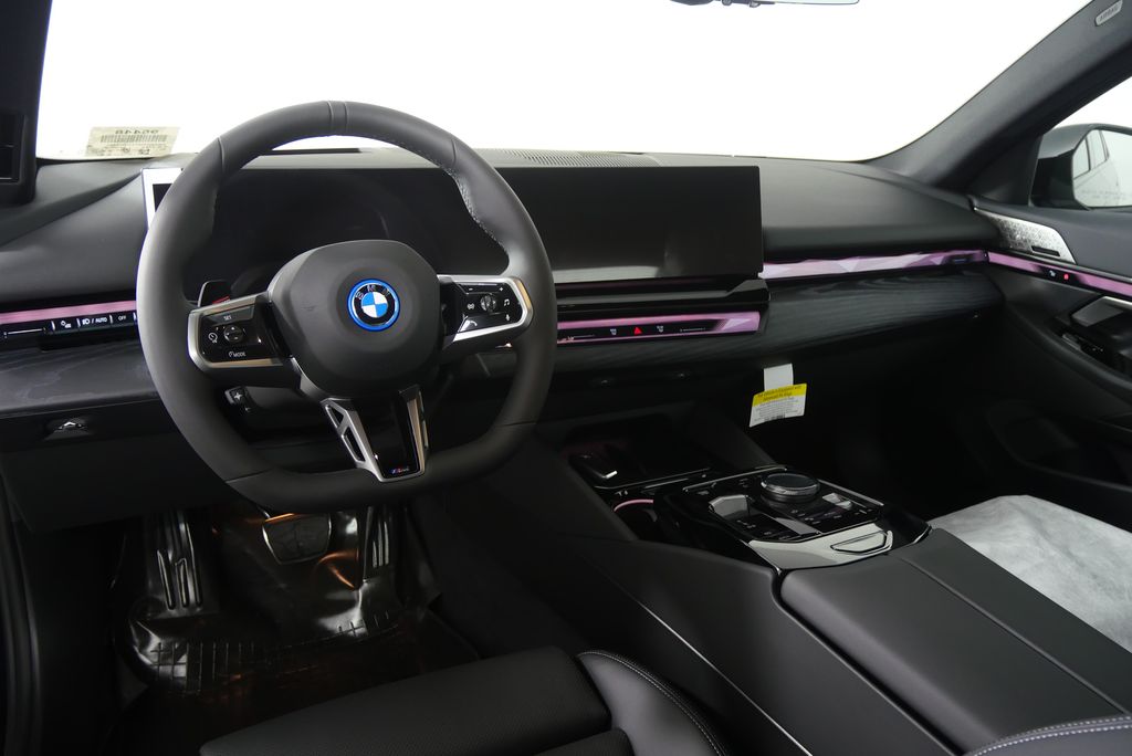 Thumbnail: 2026 BMW i5 - 19
