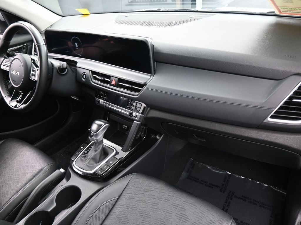 Used 2025 Steel Gray Kia EX image 41