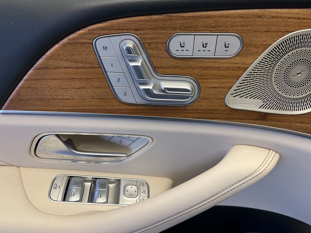 Thumbnail: 2023 Mercedes-Benz GLS - 12