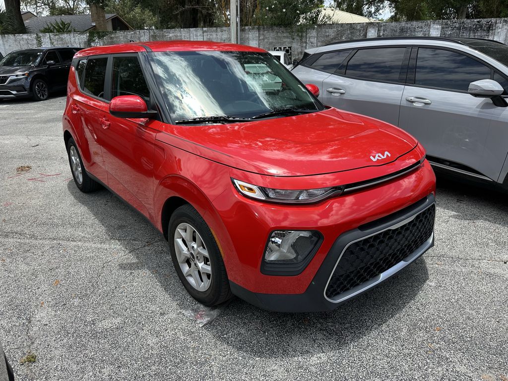 Inferno Red 2022 Kia Soul SUV / Crossover Front-Wheel Drive Continuously Variable Transmission