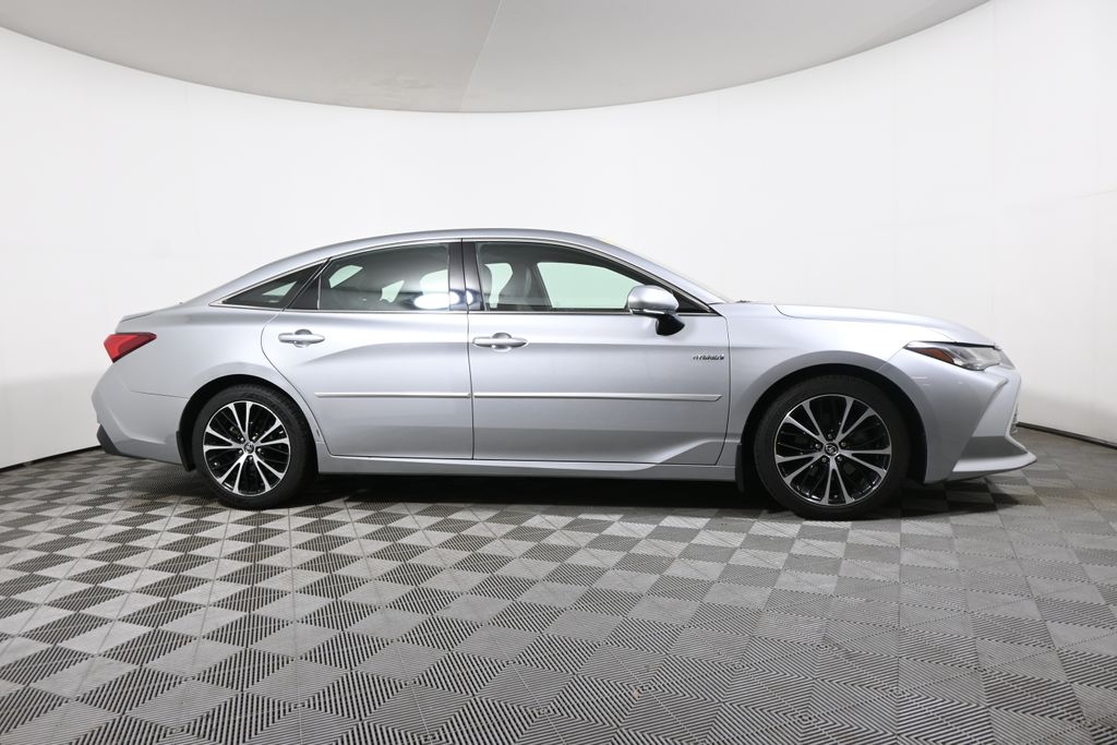 Thumbnail: 2019 Toyota Avalon - 8