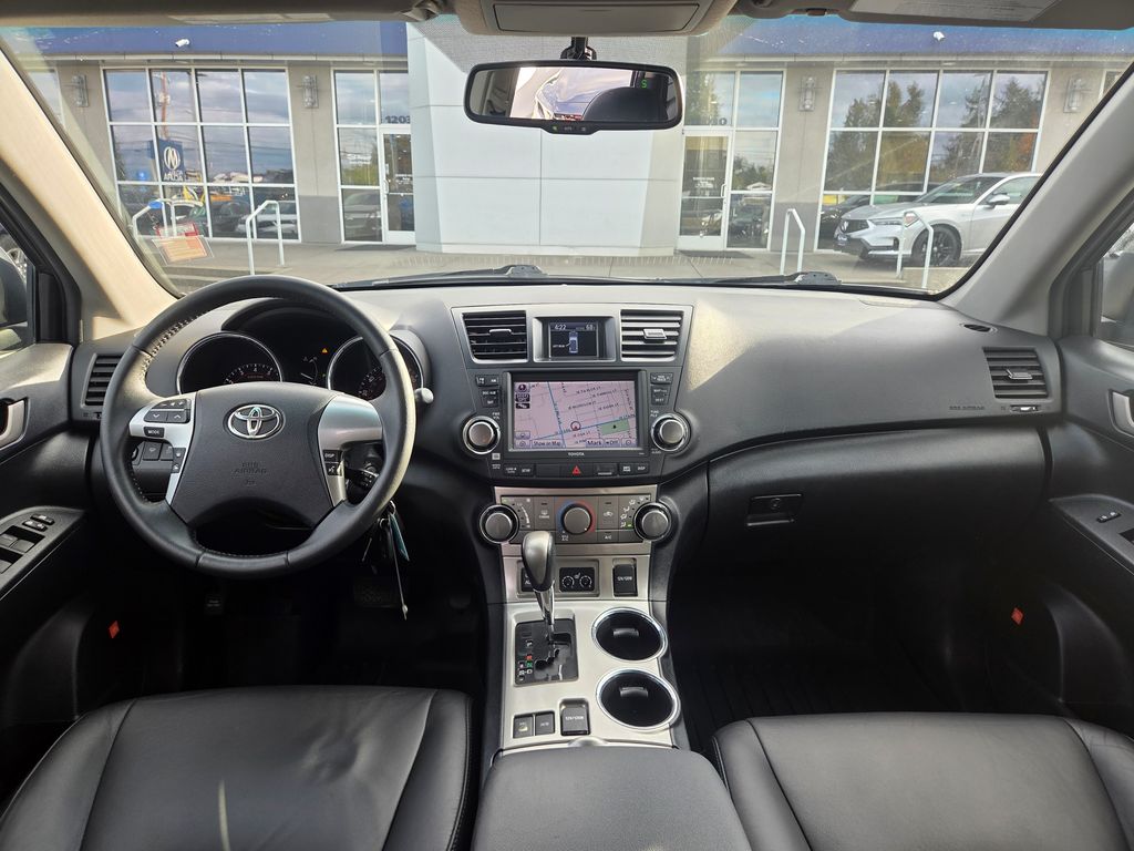2011 Toyota Highlander SE