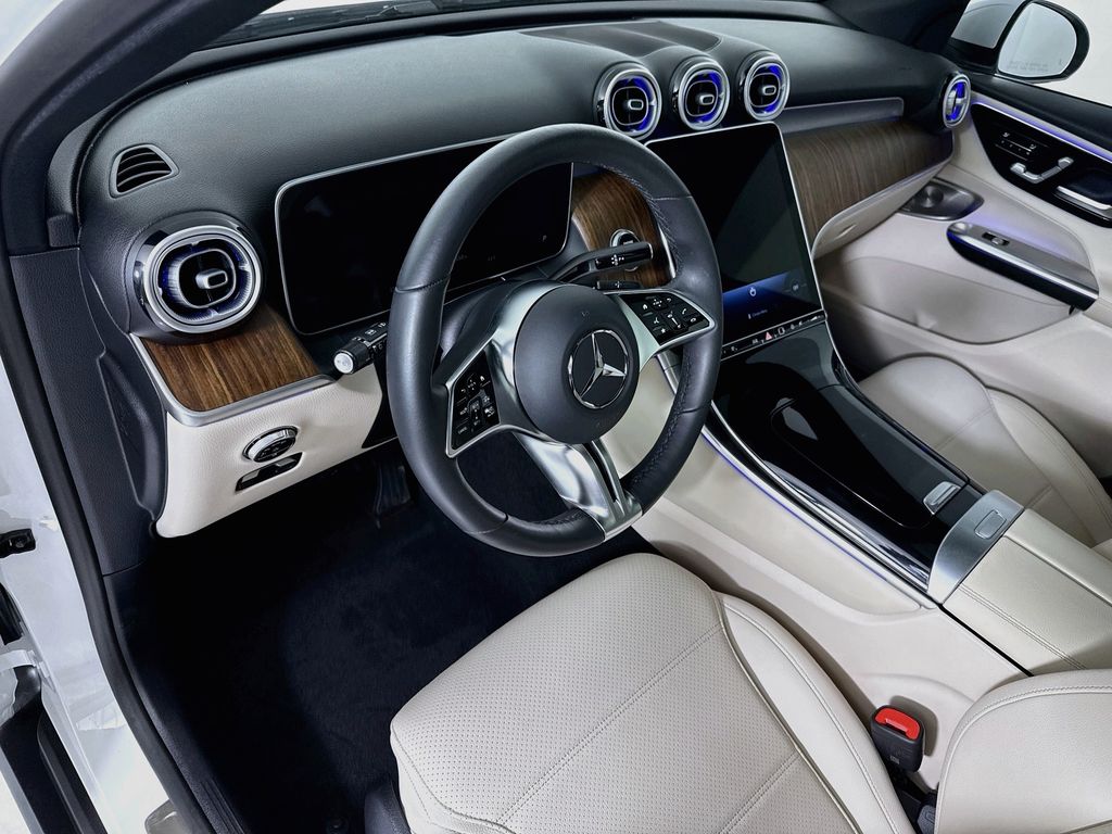 Thumbnail: 2026 Mercedes-Benz GLC - 9