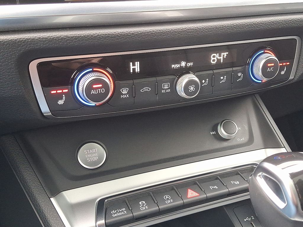 Thumbnail: 2020 Audi Q3 - 16