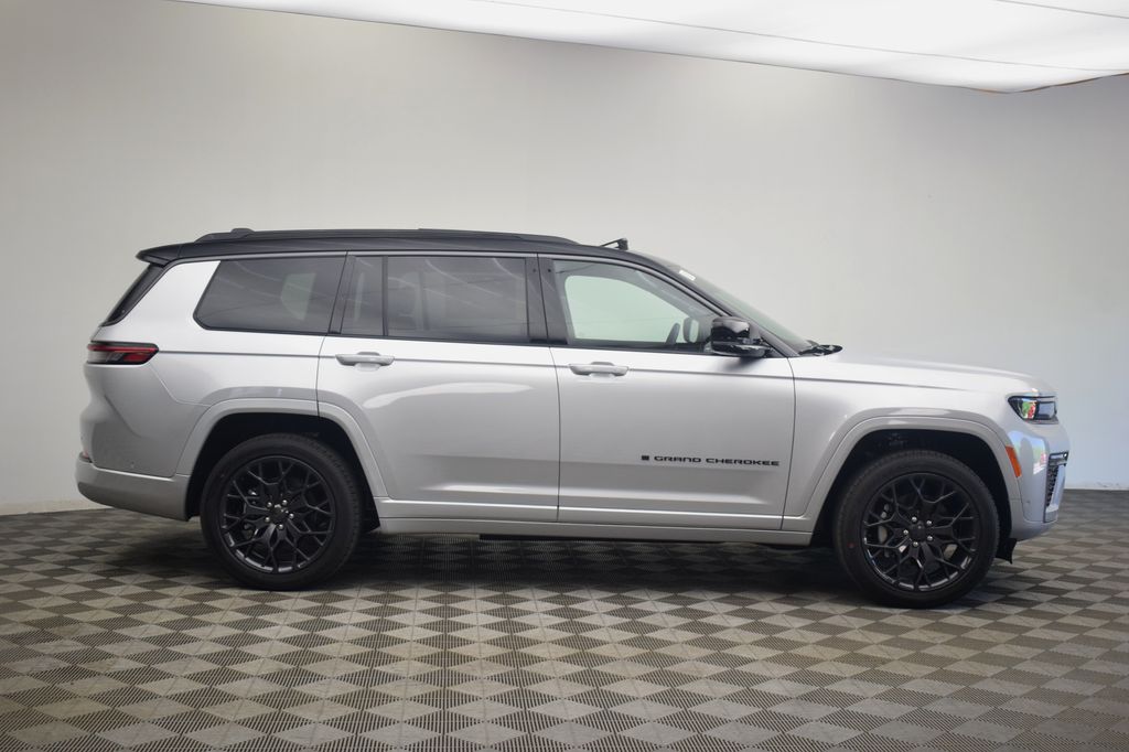 new 2026 Jeep Grand Cherokee L car, priced at $62,018