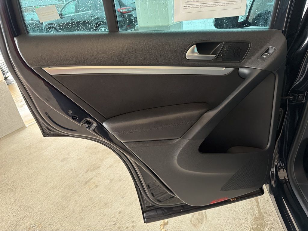 Thumbnail: 2016 Volkswagen Tiguan - 19