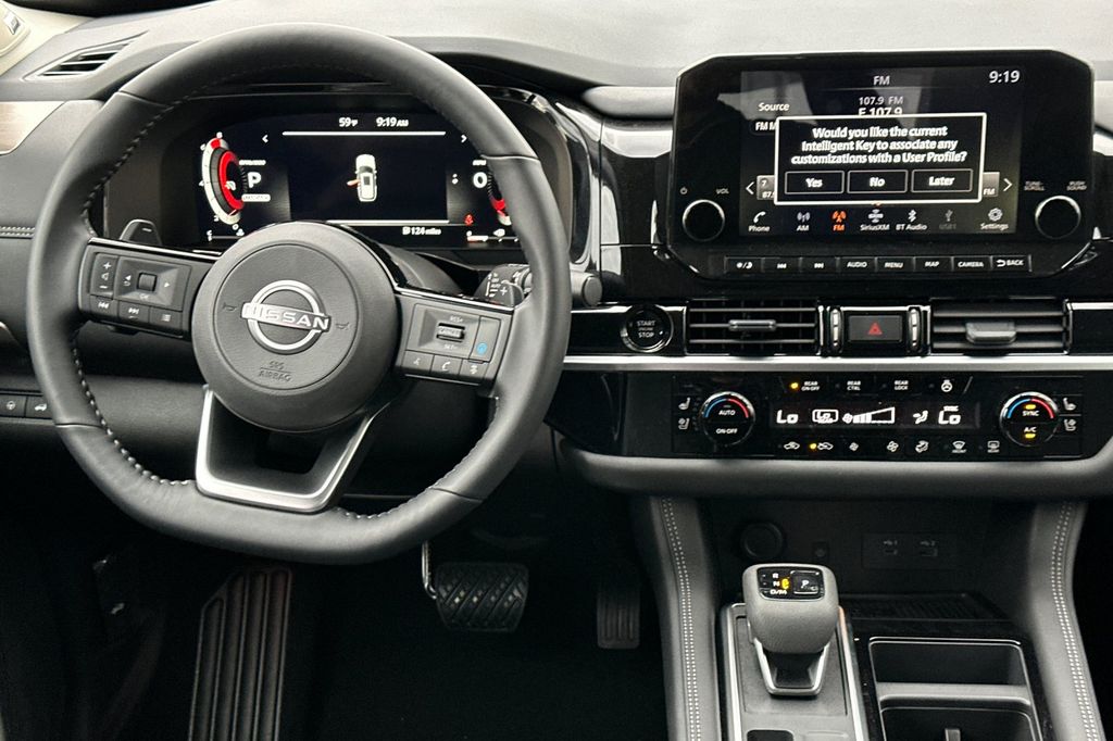 2025 Nissan Pathfinder Platinum - Photo 11