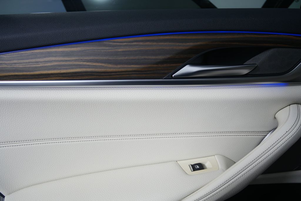 Thumbnail: 2023 BMW 5 Series - 15