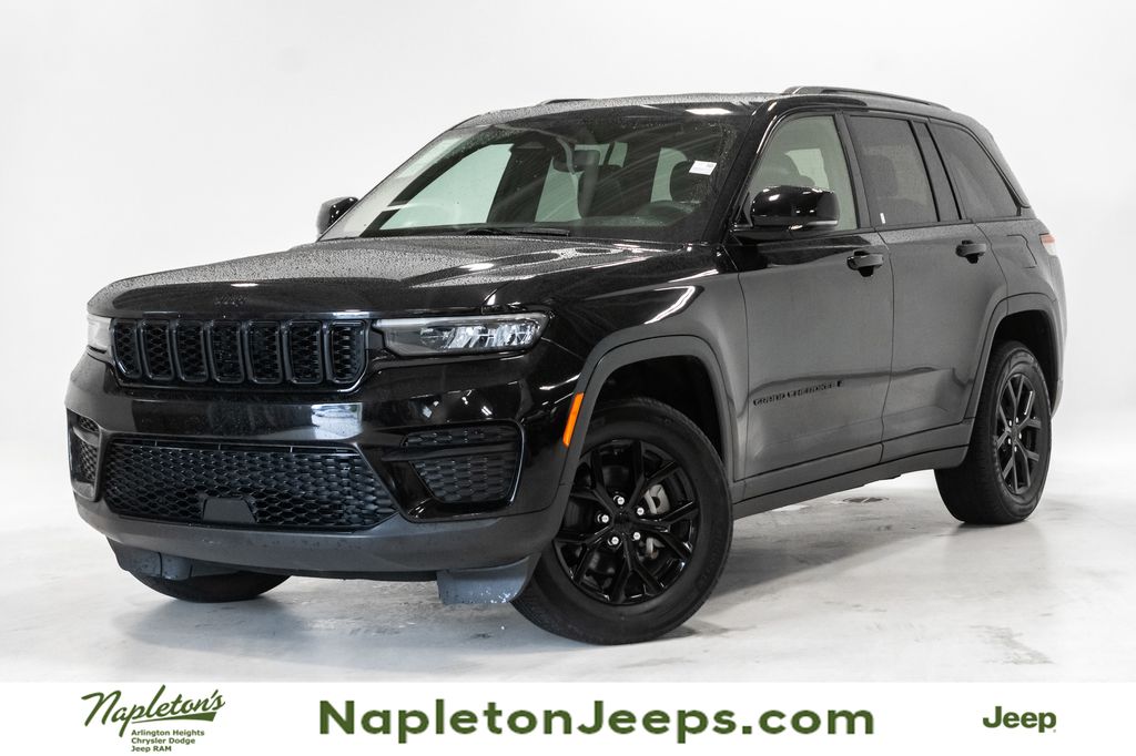 Diamond Black Crystal Pearlcoat 2024 Jeep Grand Cherokee SUV / Crossover Four-Wheel Drive 8-Speed Automatic