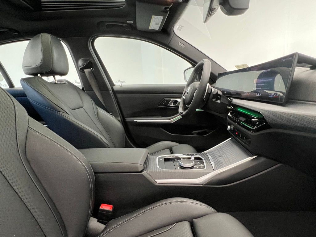 Thumbnail: 2025 BMW 3 Series - 7