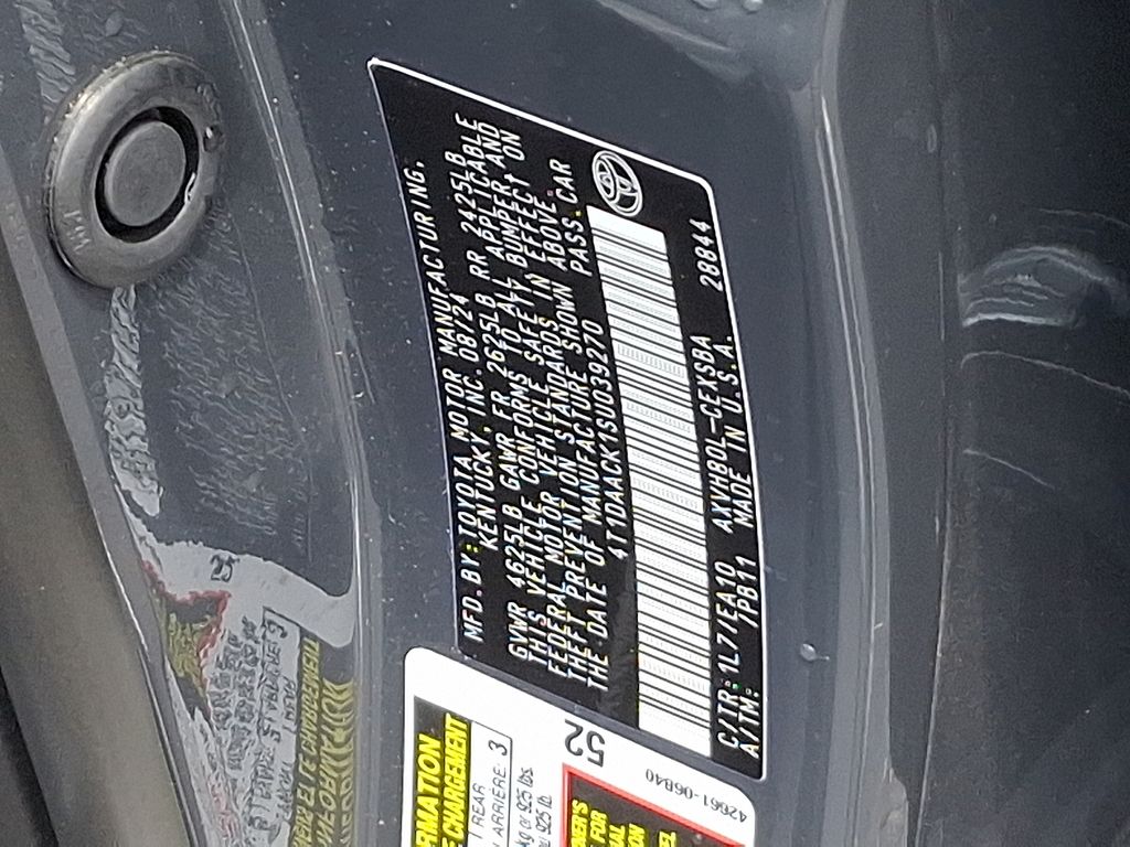 2025 Toyota Camry SE 28
