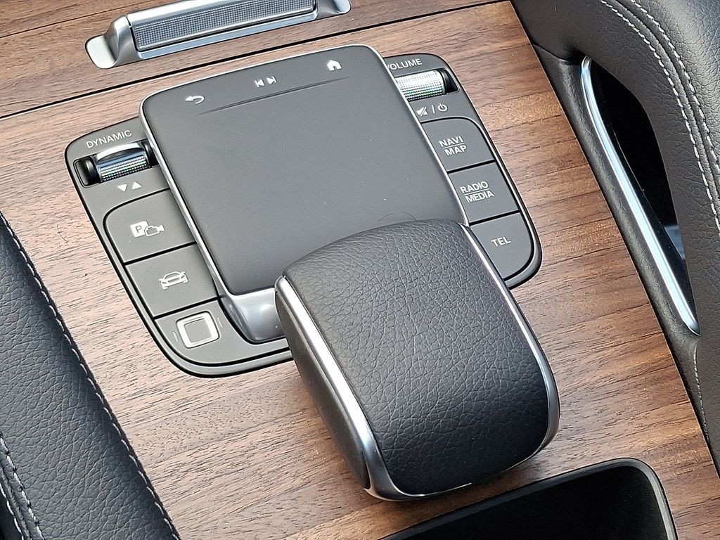 Thumbnail: 2026 Mercedes-Benz GLE - 17