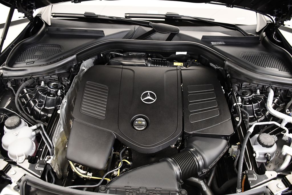 Thumbnail: 2025 Mercedes-Benz GLC - 11