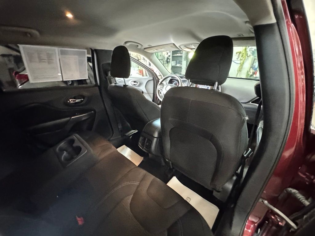 Used 2019 Jeep Cherokee SUV