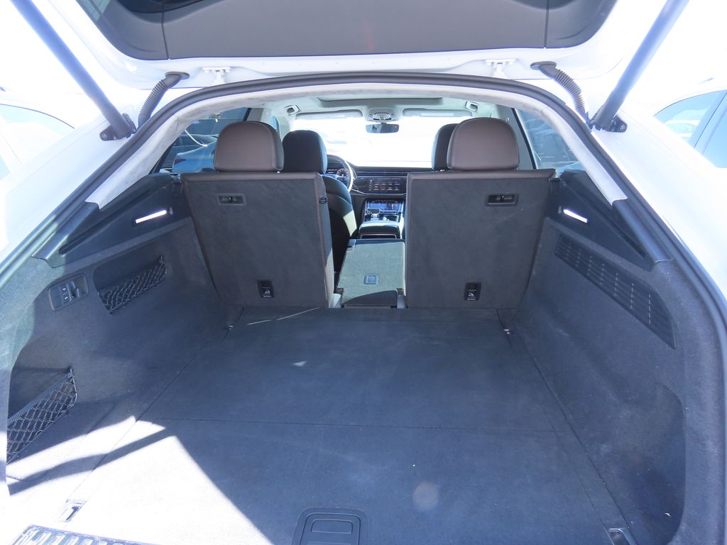 Thumbnail: 2019 Audi Q8 - 12