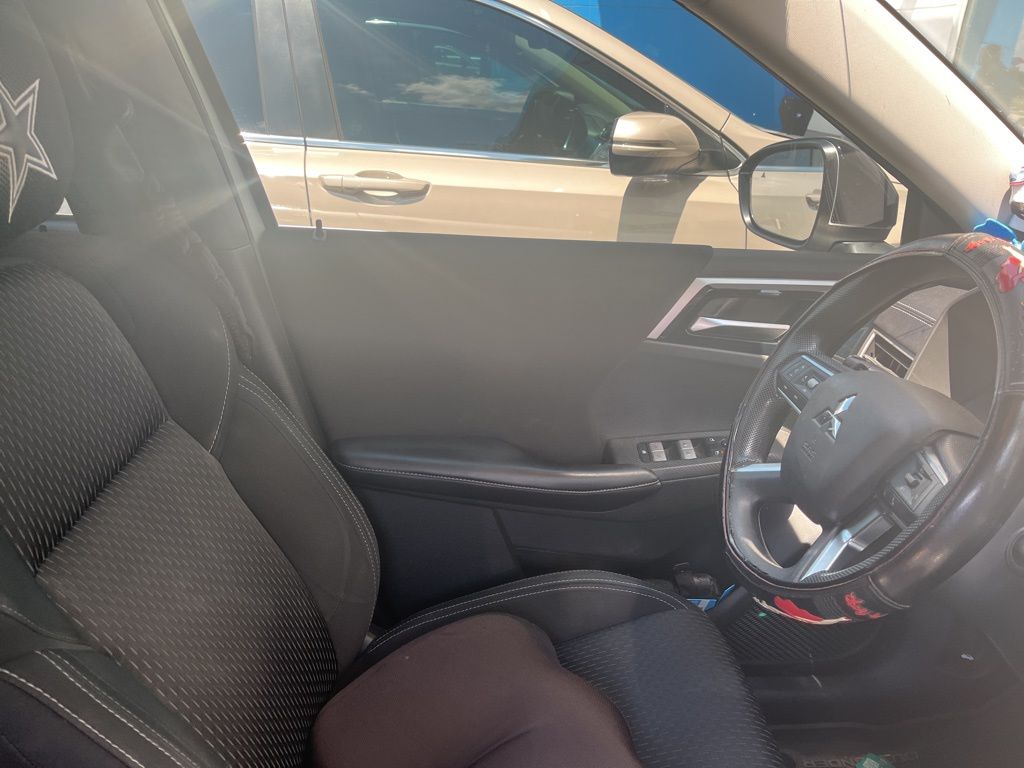 Thumbnail: 2022 Mitsubishi Outlander - 4