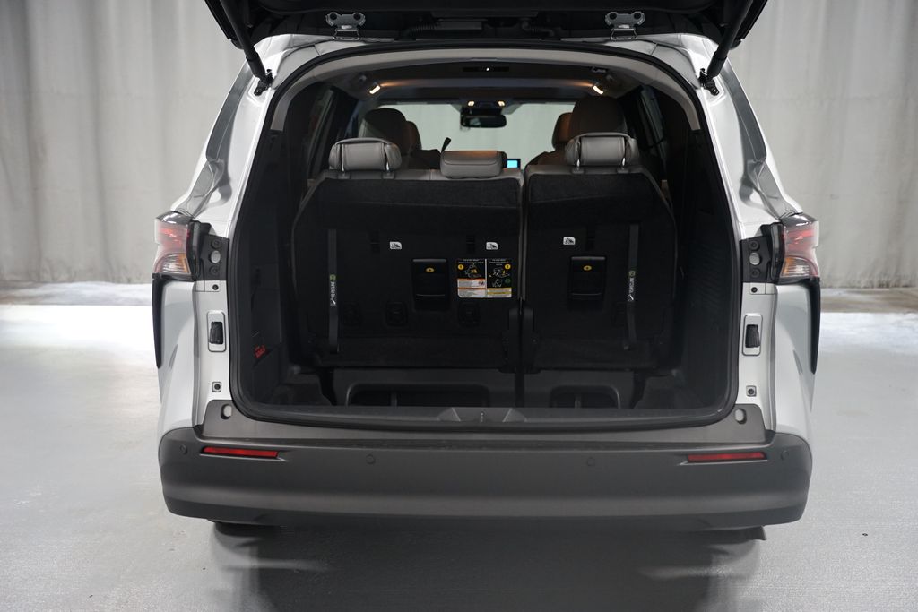 Thumbnail: 2025 Toyota Sienna - 28