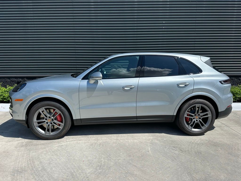 Thumbnail: 2025 Porsche Cayenne - 2