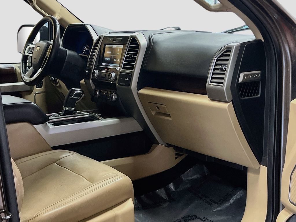 Used 2015 Caribou Metallic Ford Lariat image 28