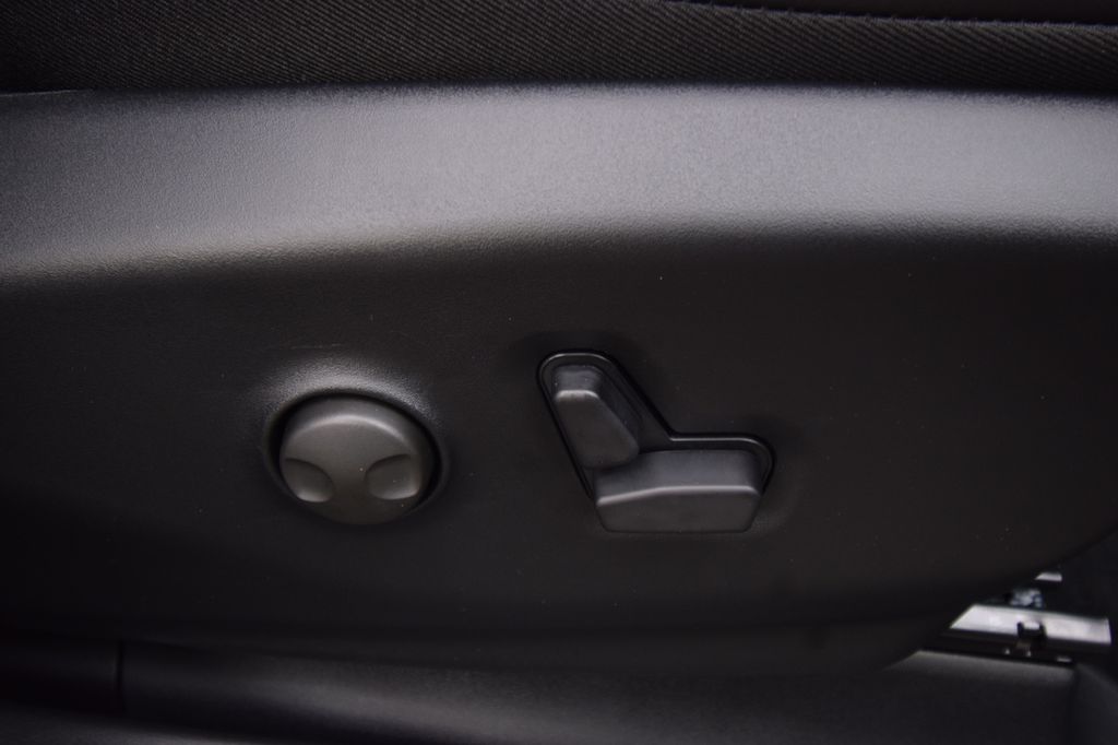 new 2026 Chrysler Pacifica car, priced at $47,696