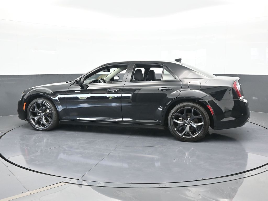 Used 2022 Chrysler 300 Touring with VIN 2C3CCAAG1NH170896 for sale in Miami, FL