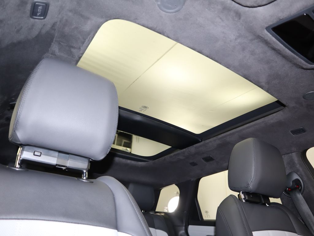 Thumbnail: 2023 Land Rover Range Rover Evoque - 18