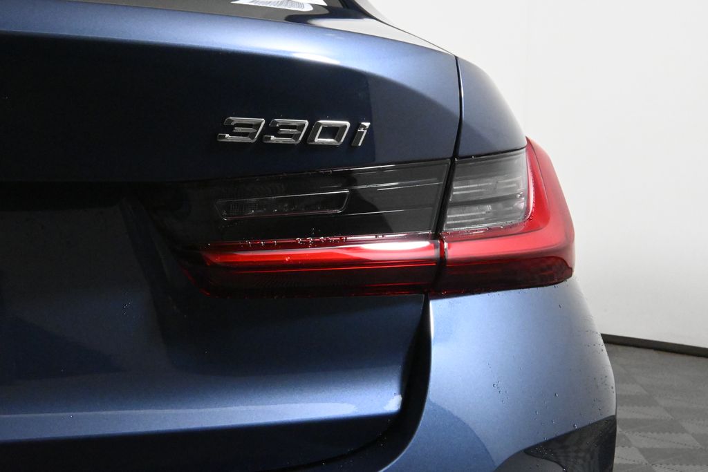 Thumbnail: 2026 BMW 3 Series - 13