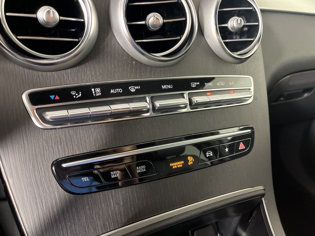 Thumbnail: 2022 Mercedes-Benz GLC - 31