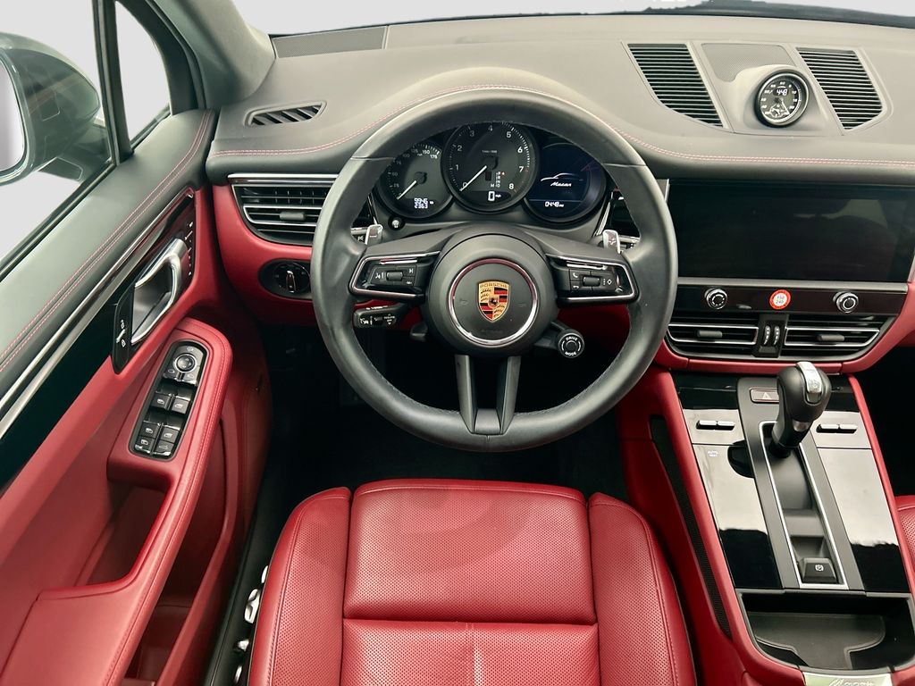 Thumbnail: 2025 Porsche Macan - 12