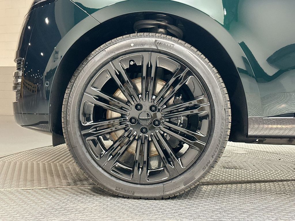 Thumbnail: 2026 Land Rover Range Rover - 4