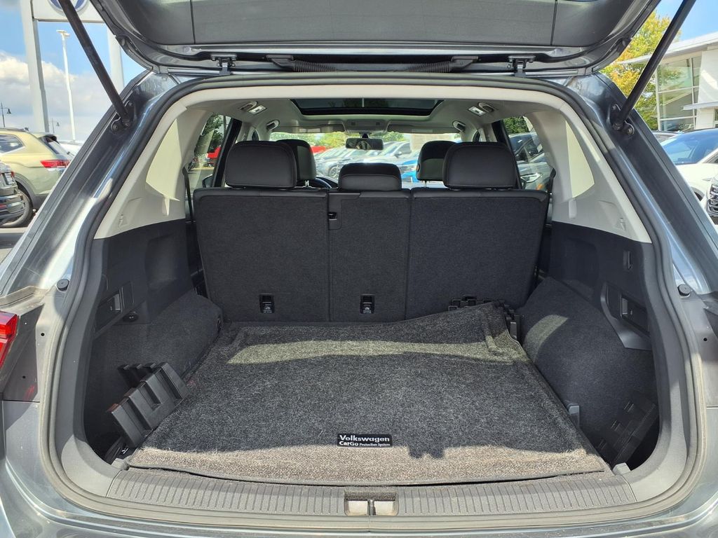Used 2019 Platinum Gray Metallic Volkswagen 2.0T SE image 8
