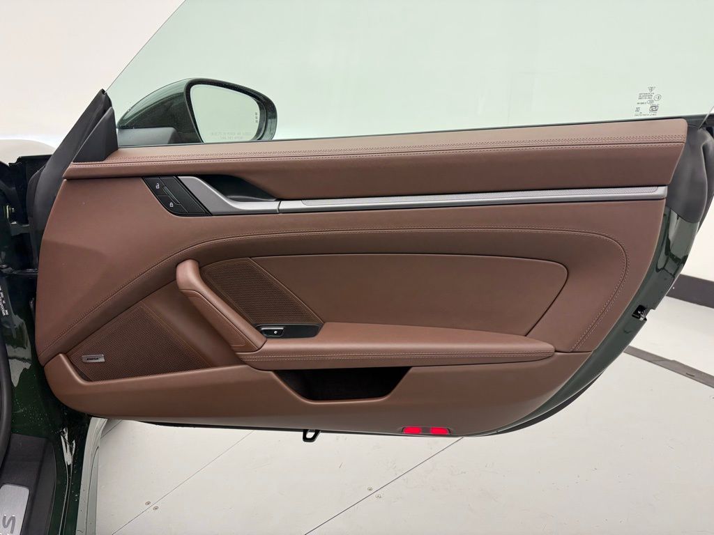 Thumbnail: 2026 Porsche 911 - 32