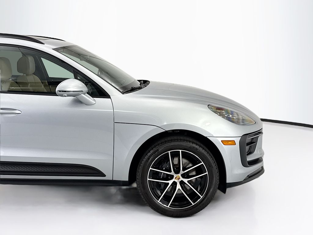 Thumbnail: 2025 Porsche Macan - 11