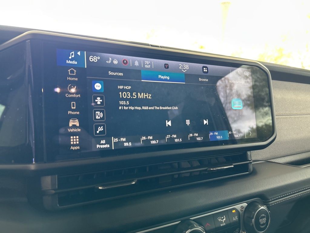 View vehicle photo 7