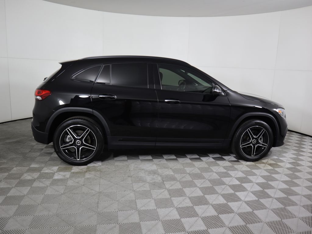 Thumbnail: 2022 Mercedes-Benz GLA - 4