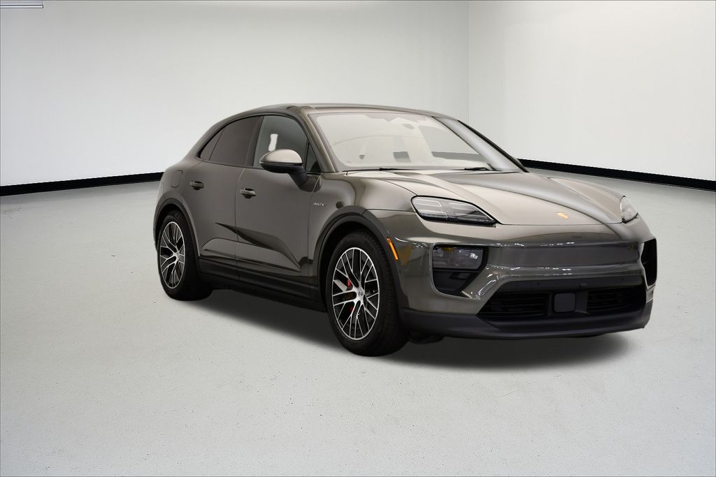 Thumbnail: 2025 Porsche Macan - 9