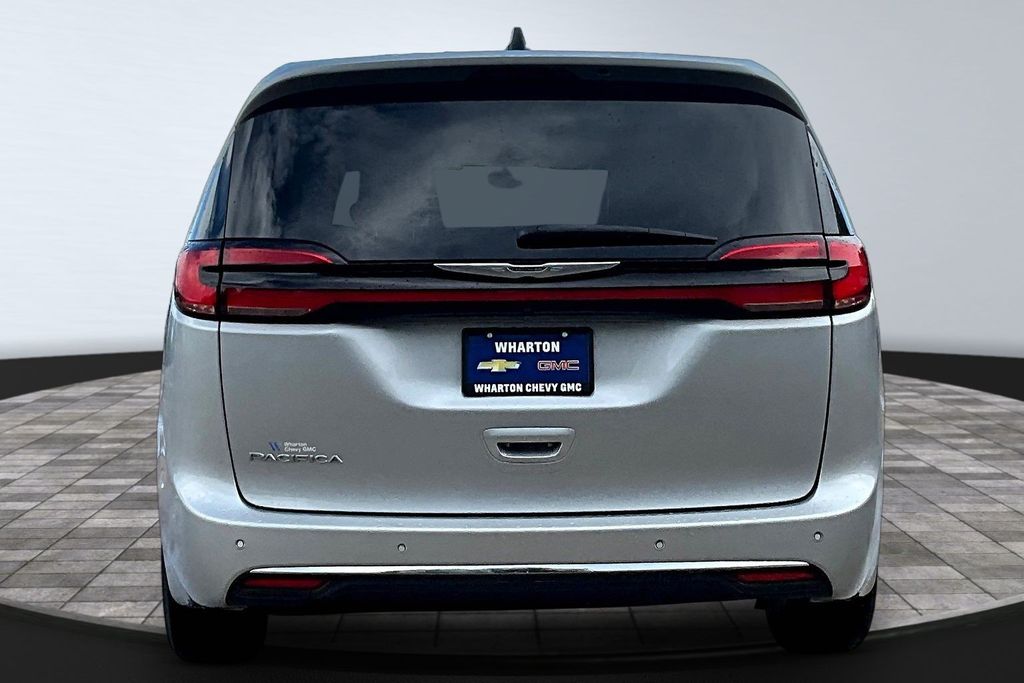 2023 Chrysler Pacifica Touring L - 5